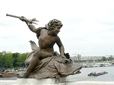 Génie au trident (1900), Paris, pont Alexandre III.