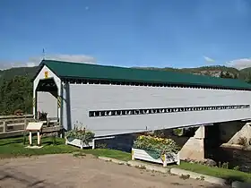 Pont couvert de L'Anse-Saint-Jean (Québec).