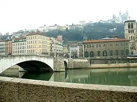 Le pont Bonaparte qui mène au Vieux Lyon