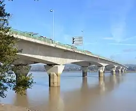 Le pont François-Mitterrand.