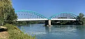 Vue du pont de Loyettes.