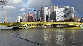 Pont Mirabeau durant la crue de la Seine en janvier 2018.