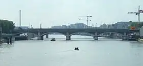 Vue de l'ouvrage depuis le pont de Tolbiac.