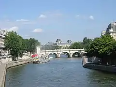 Vu du pont Saint-Michel.