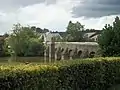 Le pont roman sur la Sarthe.