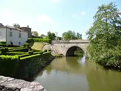 Nouveau pont construit au XIXe siècle.