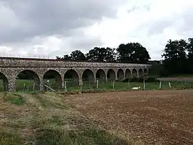 Franchissement de la Meuvette à Revercourt, Eure-et-Loir.