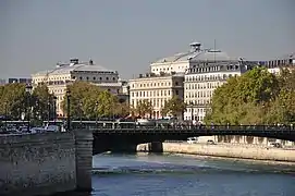 Deux théâtres de la place du Châtelet.