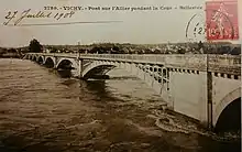 Pont de Vichy pendant la crue de 1908