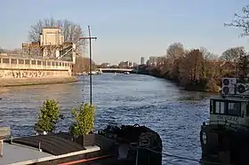 L'île Saint-Germain à droite.