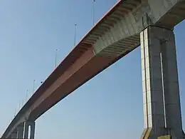 Pont de Cheviré (1990)portée : 242 m