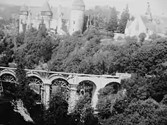 Pont en cours de reconstruction vers 1946.