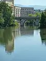 Pont de Metz situé en face du palais de l'Évêché.