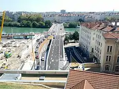 Vue des voies de circulation du pont depuis la Croix-Rousse.