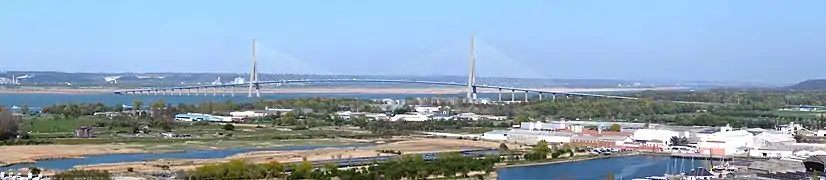 Vue panoramique du pont de Normandie.