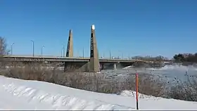 Le Pont des Îles vu à partir de l'île Sainte-Hélène