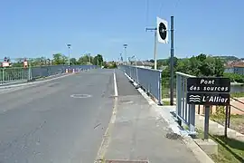 Le pont des Sources franchissant l'Allier