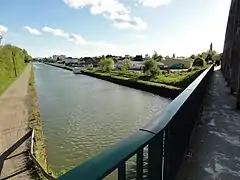 Pont du canal de la Sambre à l'Oise, reliant Beautor et La Fère.