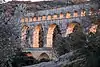 Pont du Gard au crépuscule.