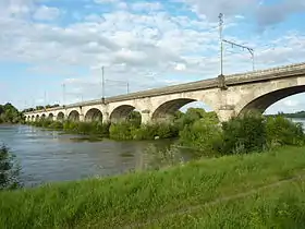 Image illustrative de l’article Viaduc de Montlouis