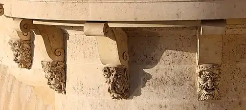 Mascarons du pont Neuf à Paris (vers 1588).