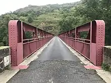 Pont sur l'Allier dans le village de Saint Julien des Chazes.