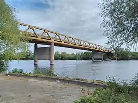 Pont sur la Seine entre Le Val d'Hazey et Courcelles - Eure