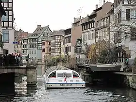 Pont du Faisan asymétrique de la Petite France à Strasbourg.