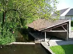 Lavoir sur la Thève.