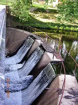 Barrage sur l'étang des Forges