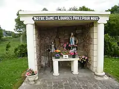 Réplique de la grotte de Lourdes.