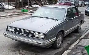 La berline Pontiac 6000 LE, modèle de 1987-1988.