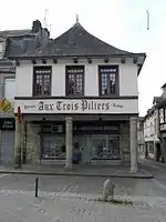 Maison des Trois-PiliersFaçade et toiture