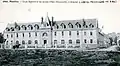 Pontivy : l'hôpital temporaire n° 18 bis (École supérieure des jeunes filles) pendant la Première Guerre mondiale (carte postale Villard).