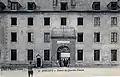 L'entrée du Quartier Clisson (caserne) vers 1910 (carte postale Artaud et Nozais).