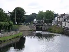 Jonction entre le Blavet et le canal de Nantes à Brest à l'île des Récollets.