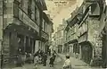 Pontivy : la Rue du Fil vers 1920 (carte postale Villard).