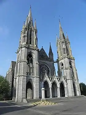 Image illustrative de l’article Basilique Notre-Dame de Pontmain