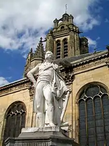 Détail du Monument au général Charles Victoire Emmanuel Leclerc (1869), Pontoise, rue de l'Hôtel-de-Ville.