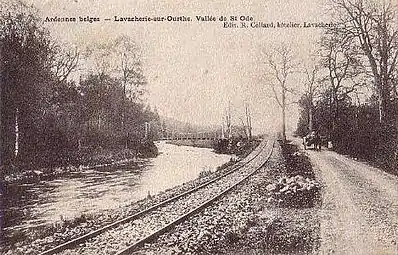 Le pont, la voie du tram vicinal et la route.