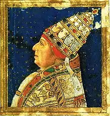 Représentation en couleurs, en buste et de trois-quart profil d'un homme coiffé d'une mitre entourée d'une tiare et portant une soutane blanche recouverte d'une chape ocre-doré.