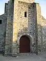 Porche de l'église de Dontilly.