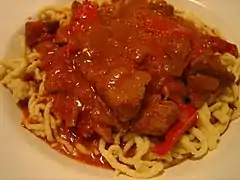 Spätzle et goulash.