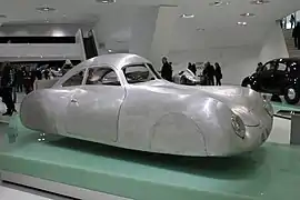 Carrosserie aluminium de Porsche Type 64
