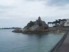 Le rocher de la Sentinelle à Port-Blanc (Penvénan).