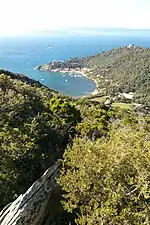 Port-Cros, vue depuis le mont Vinaigre.