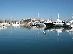 Port d'Antibes et le Fort Carré.