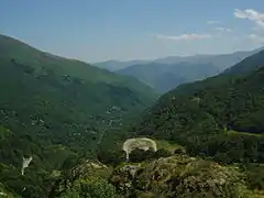 Vue sur la vallée de Vicdessos depuis la dernière épingle de l'ascension du col