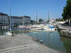 Bassin La Pérouse, port de plaisance de Rochefort.