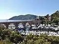 Le port de la Rague et le viaduc ferroviaire.